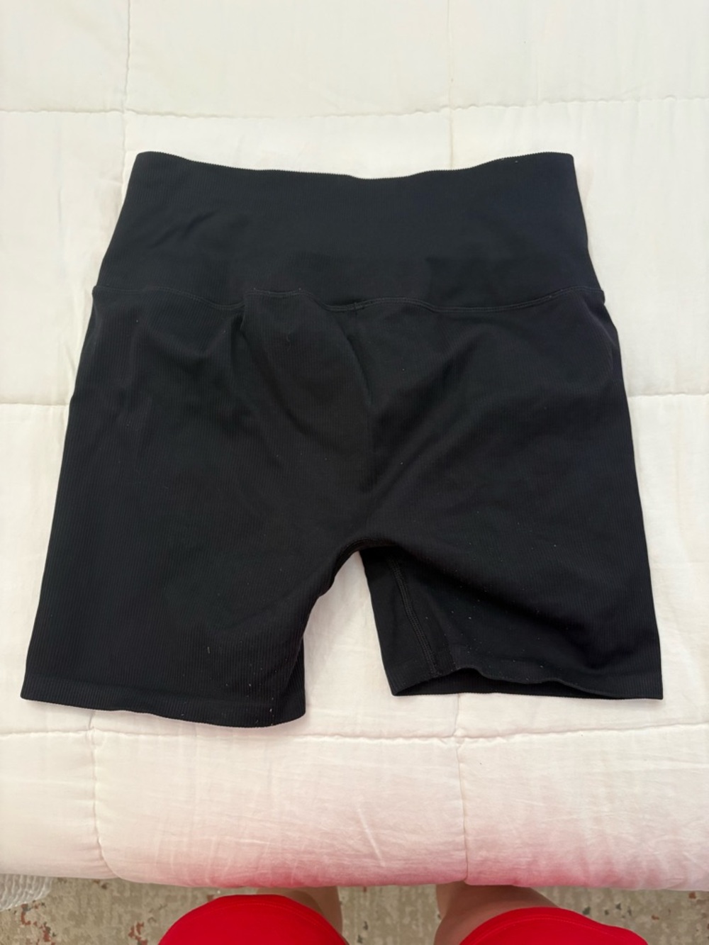 Alo Yoga 5” Seamless Ribbed Favorite Short - Picture 4 of 6